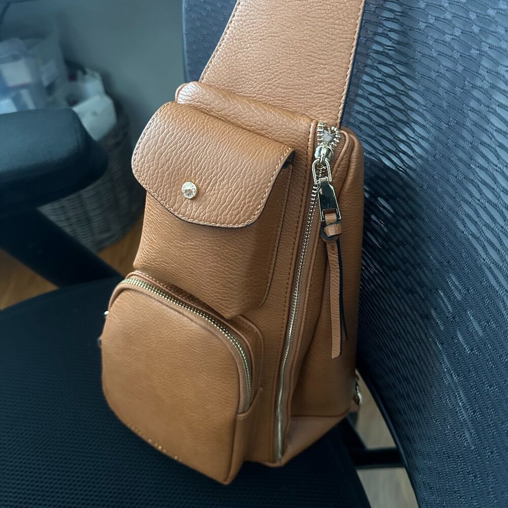 En Route Sling Bag- Cognac
